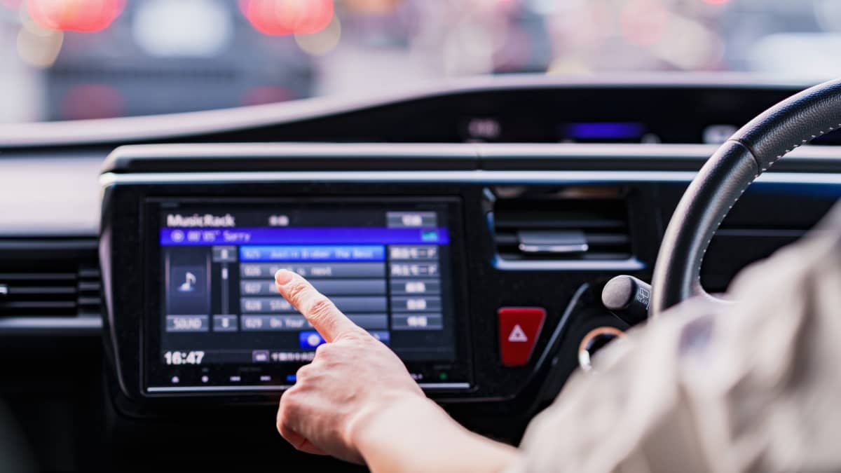 Renewed calls to mandate AM radio in cars – also used for emergency alerts in bushfires and floods – as the simple but reliable tech disappears