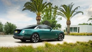 Rolls-Royce Spectre rear view