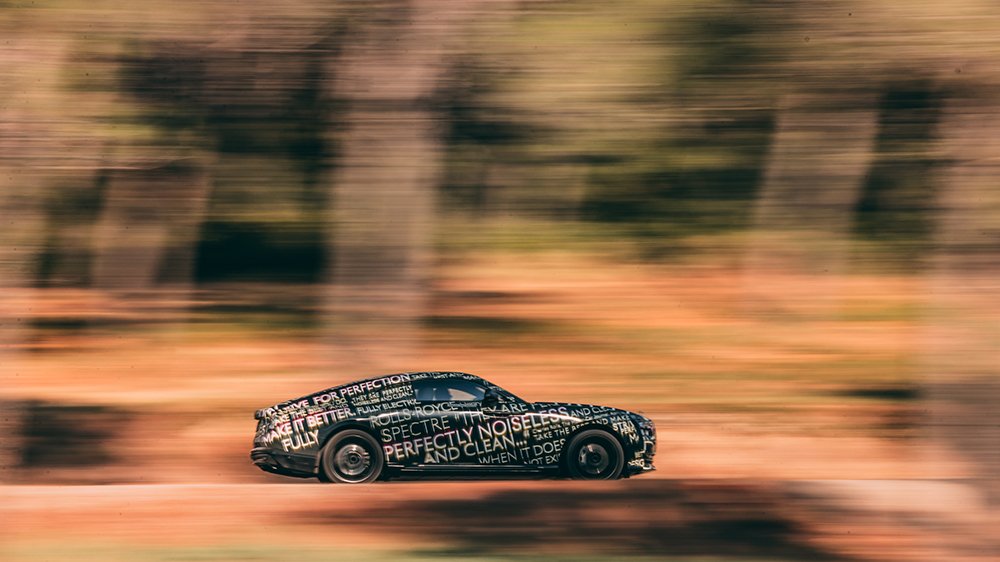 The Rolls-Royce Spectre EV from the side