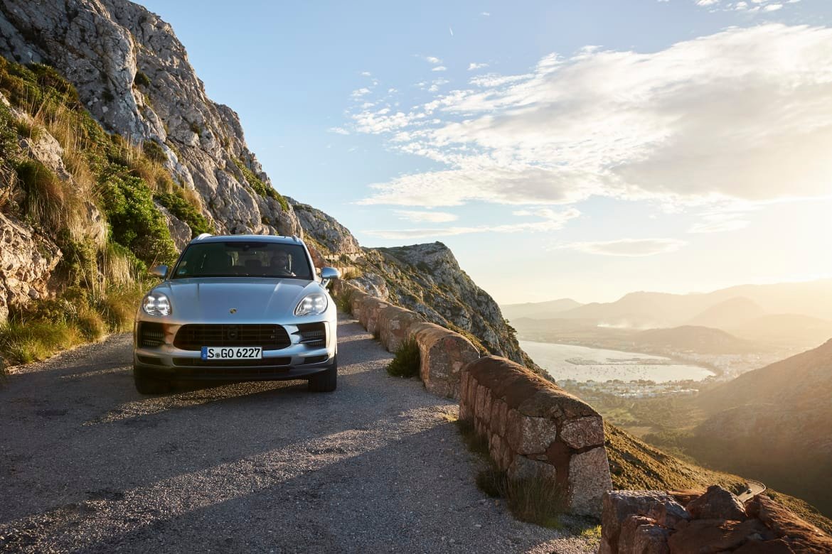 19Porsche_Macan_S_MFR.jpg