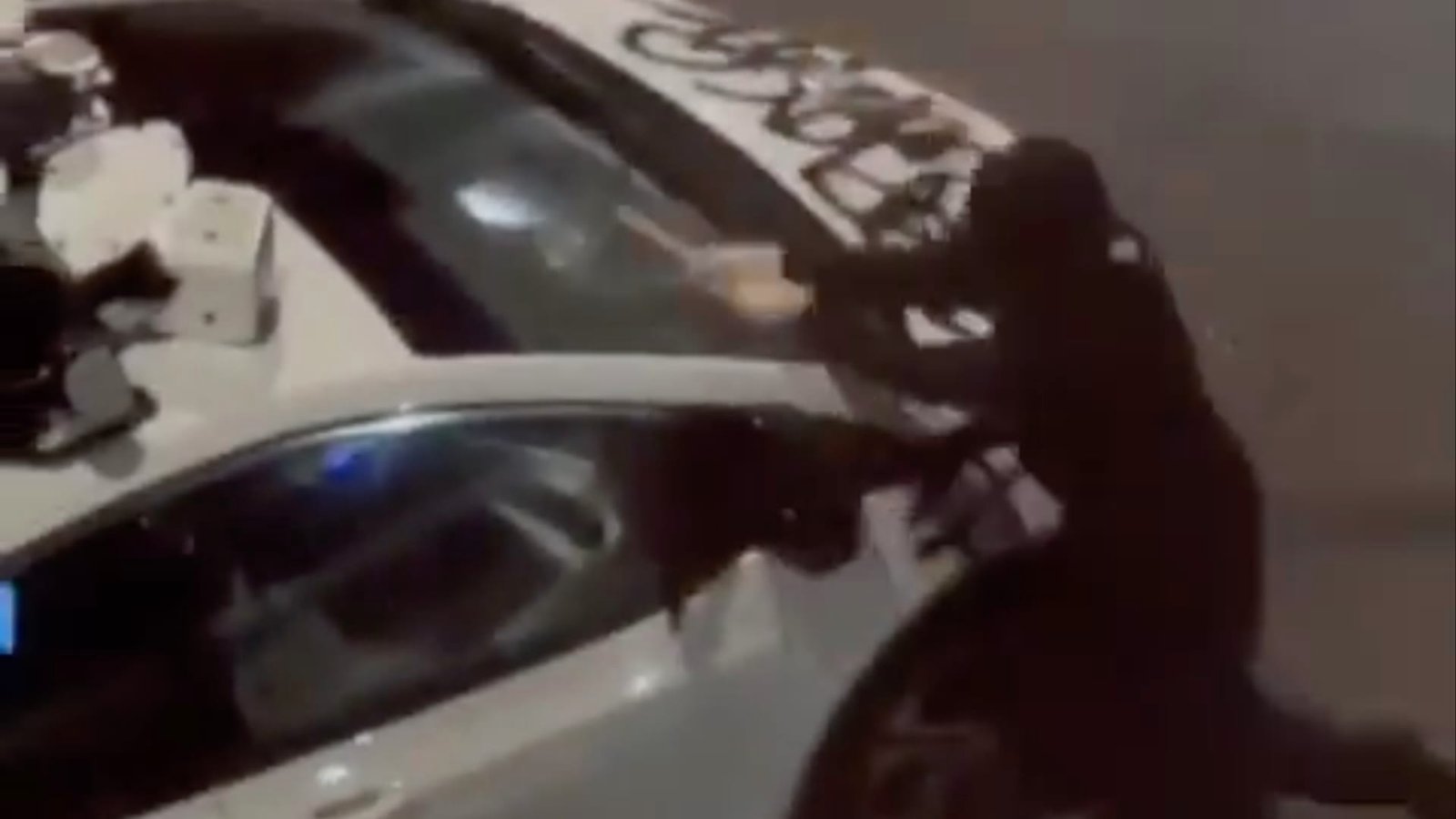 San Francisco police investigate hammer attack on ‘robo-taxi’