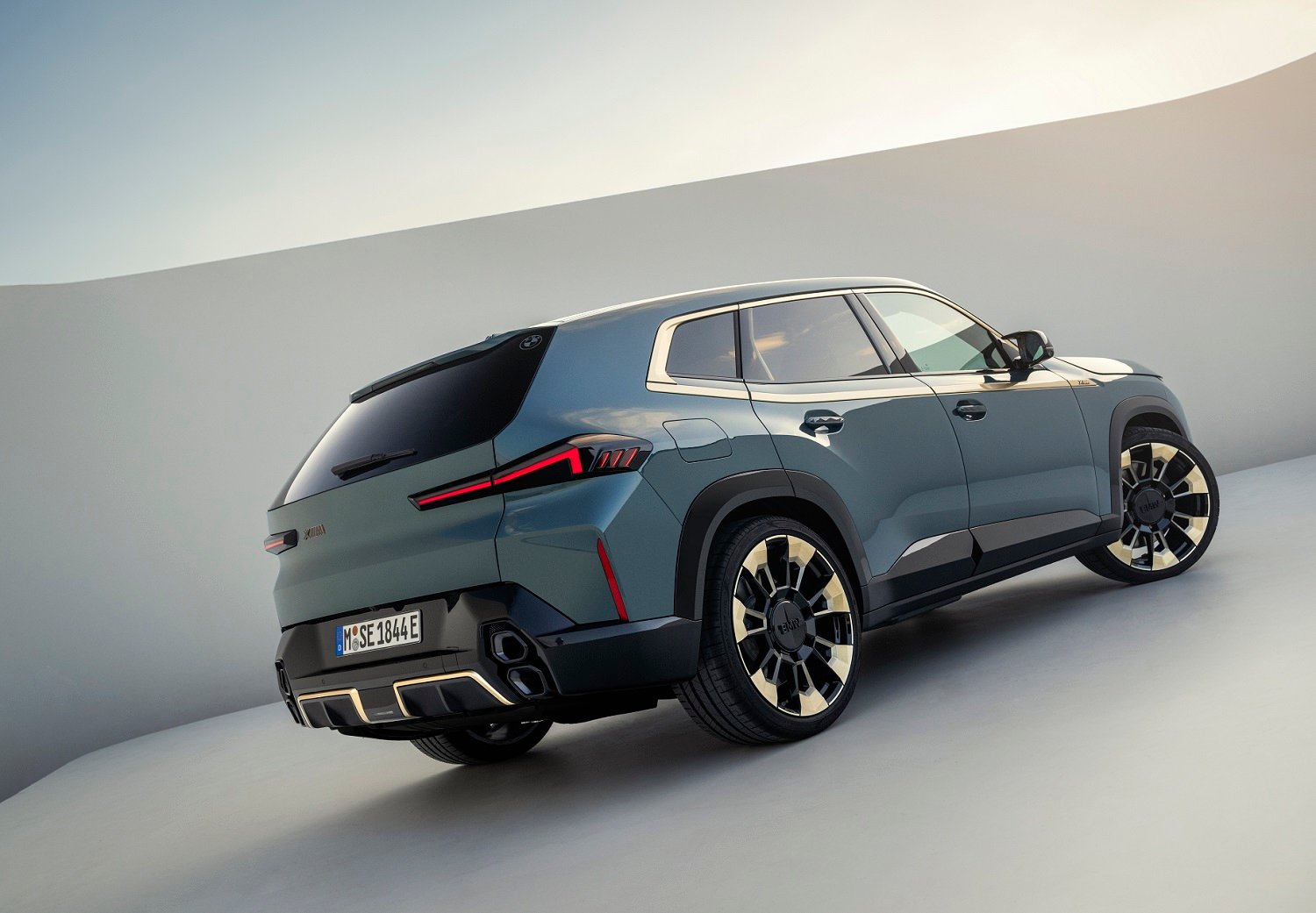 BMW XM becomes production reality