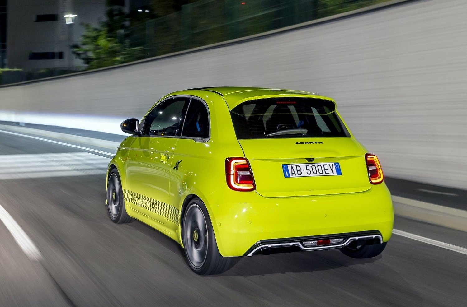 All-electric new Abarth 500e revealed