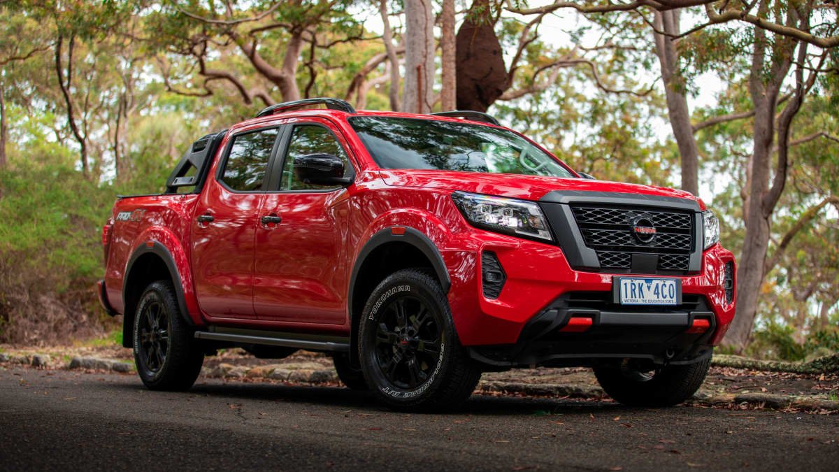Should I buy a 2023 Ford Ranger Sport 2.0TT or a Nissan Navara Pro-4X?