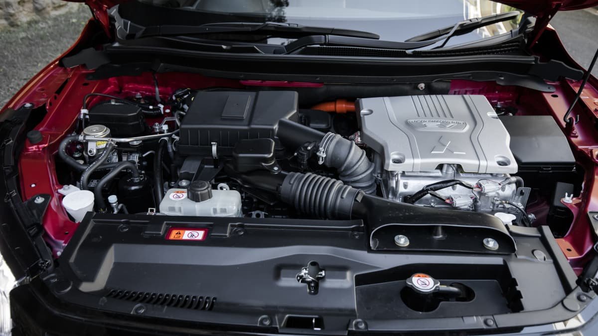 Should I buy a 2023 Mitsubishi Eclipse Cross or a 2022 Mitsubishi Outlander?