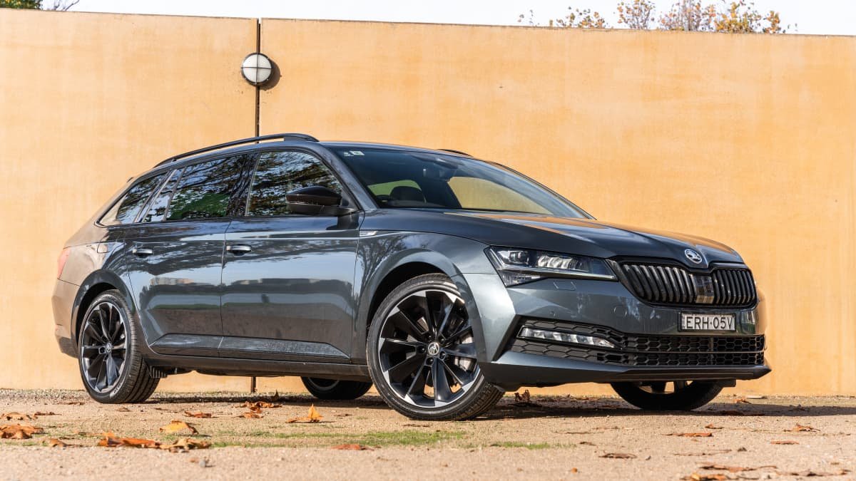 Skoda Superb base model culled, now Sportline all-wheel-drive only