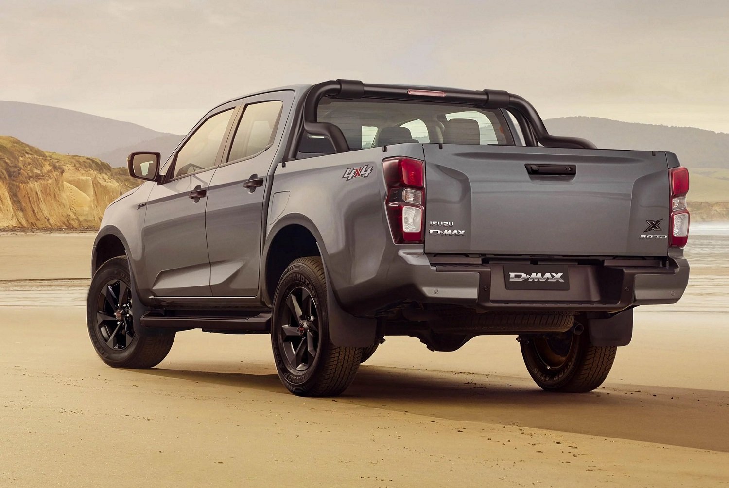 Isuzu D-Max X-Rider turns