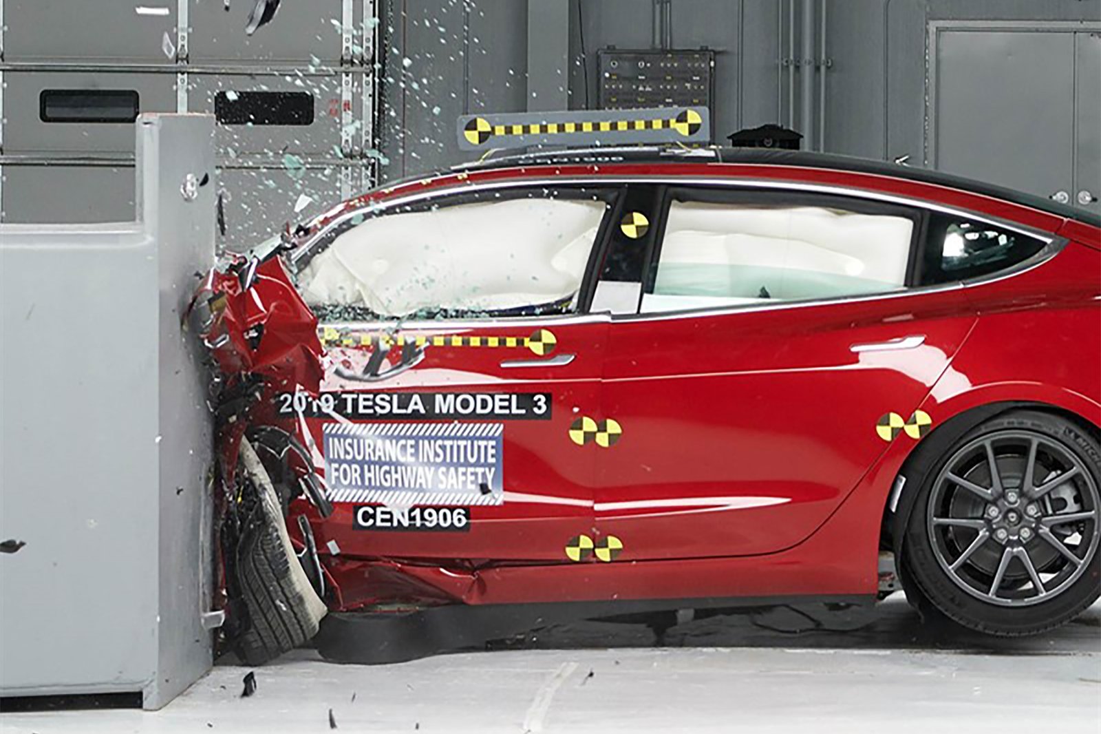 2019-tesla-model-3-crash-test