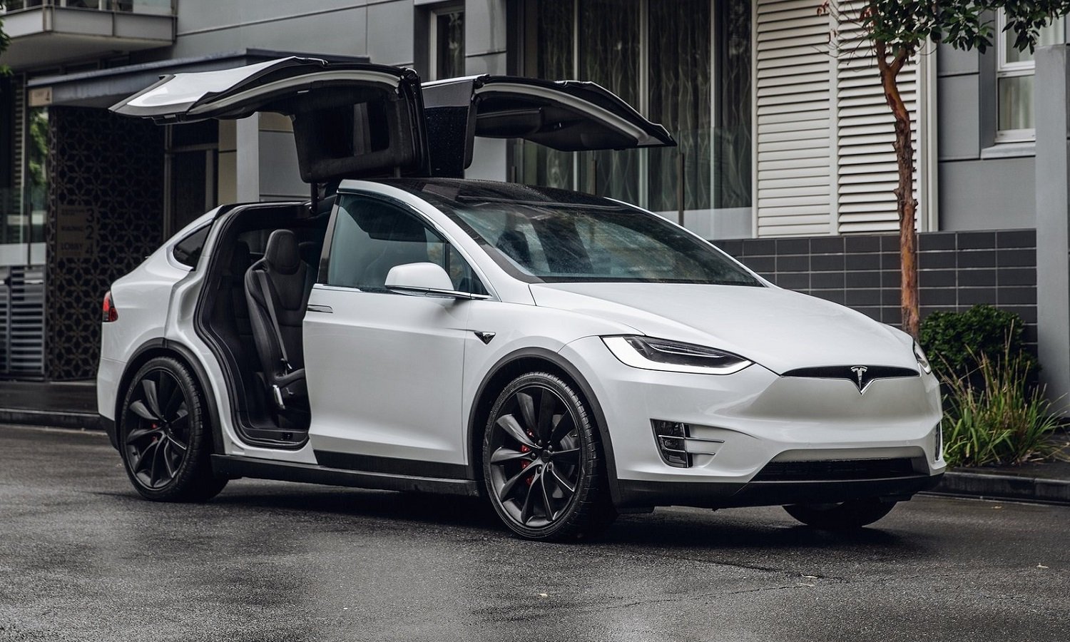 Tesla pulls the plug on right-hand-drive Model S and Model X