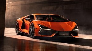 A front 3/4 view of the 2024 Lamborghini Revuelto