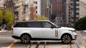 The 2022 Range Rover SV.