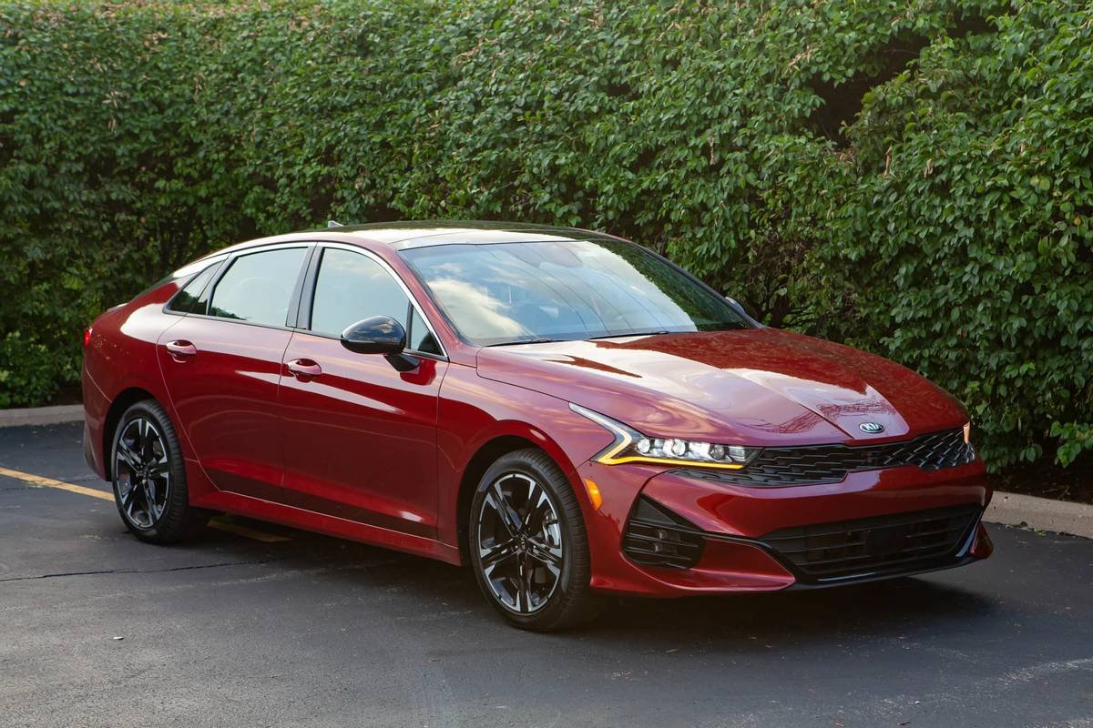 kia-k5-gt-line-2021-angle--exterior--front--red-22.jpg