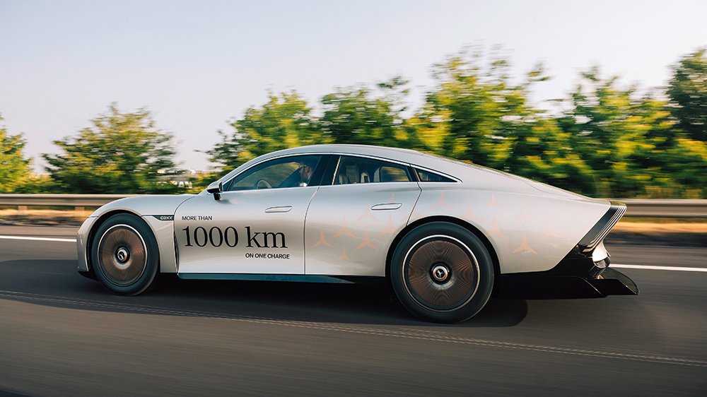 The Mercedes-Benz Vision EQXX from the side