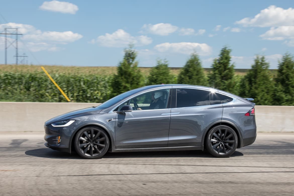 11-tesla-model-x-2018-drag-strip--dynamic--exterior--grey--profi