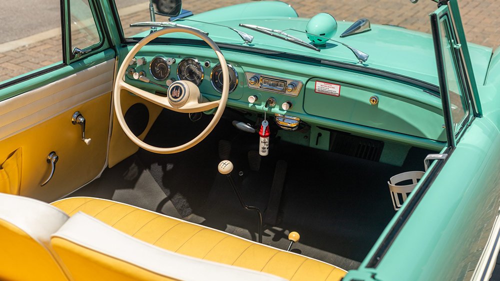 Inside the 1964 Amphicar Model 770