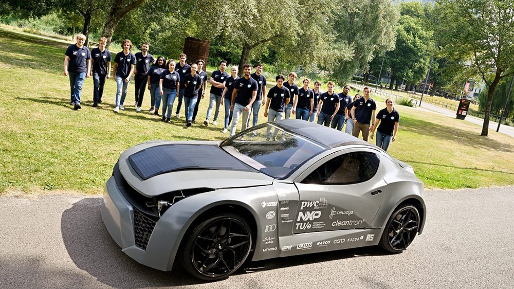 The Zem EV and the TU/ecomotive team
