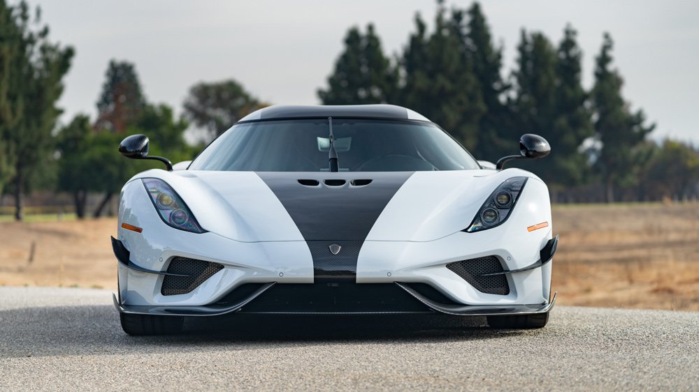 A Koenigsegg Regera hypercar.