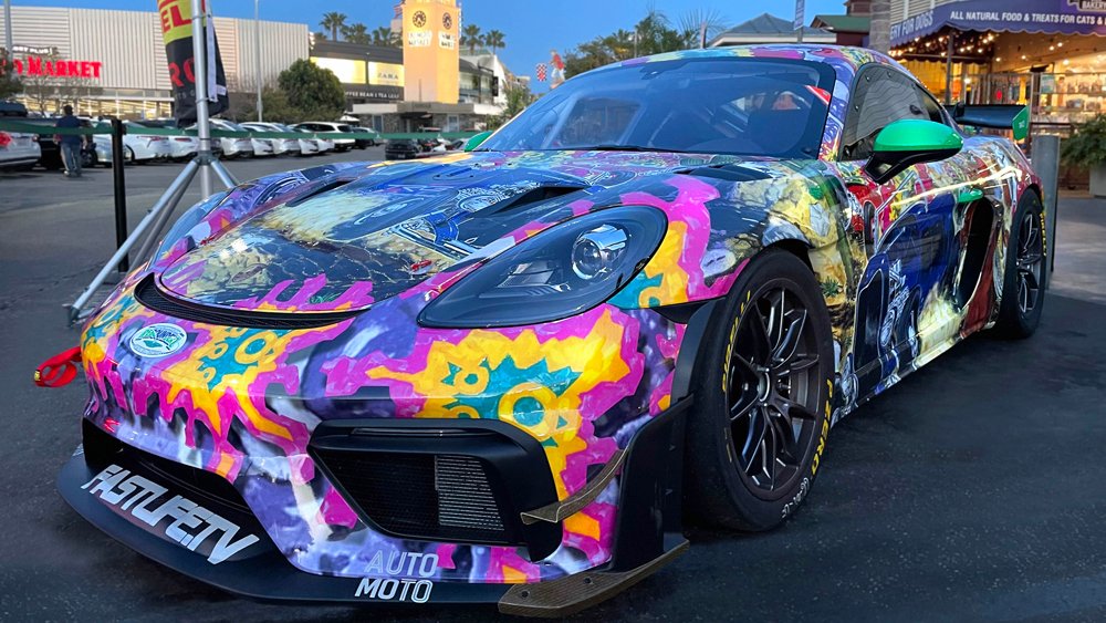 The unique Porsche 718 Cayman GT4 RS Clubsport featuring a work from artist Robt. Williams.