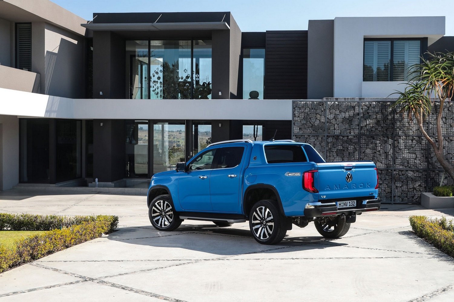 New Volkswagen Amarok revealed