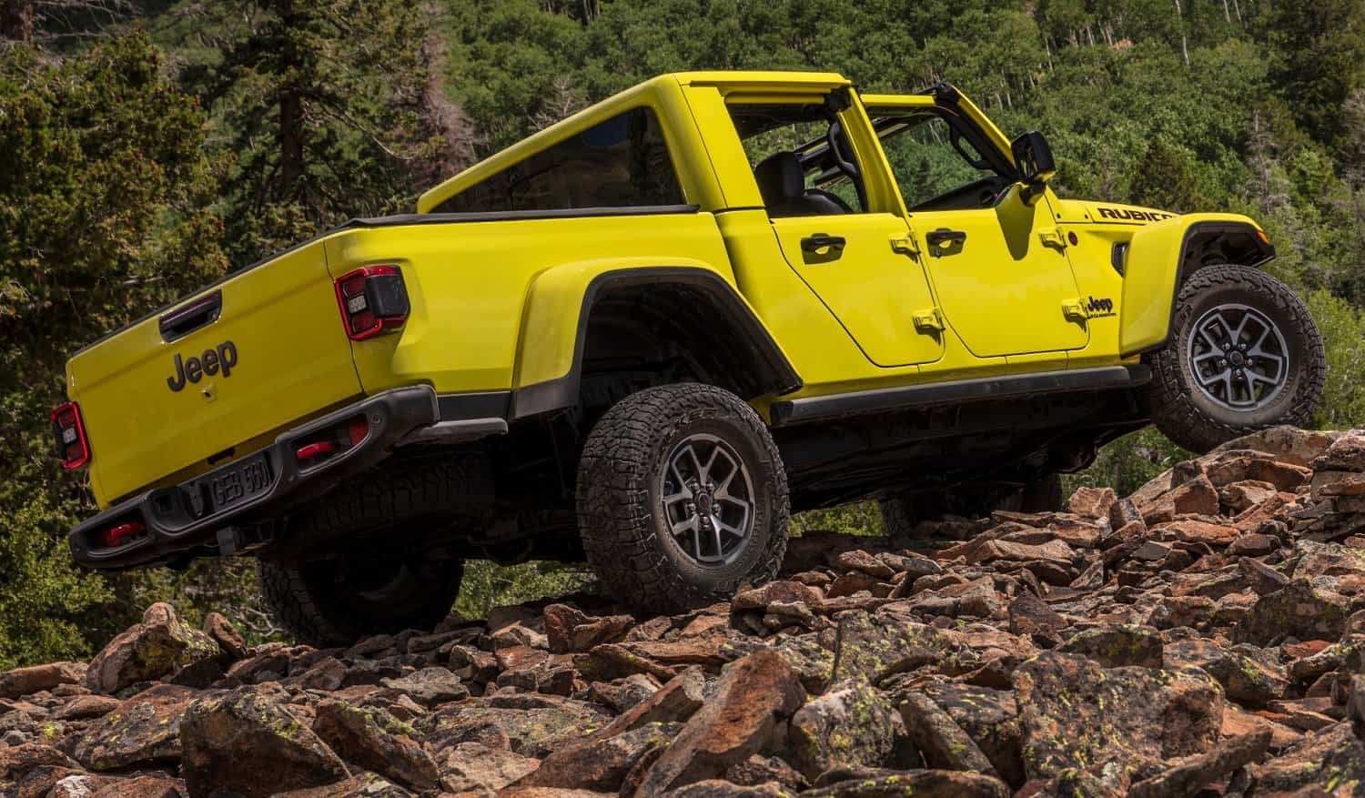 Facelift Jeep Gladiator shows itself in Detroit