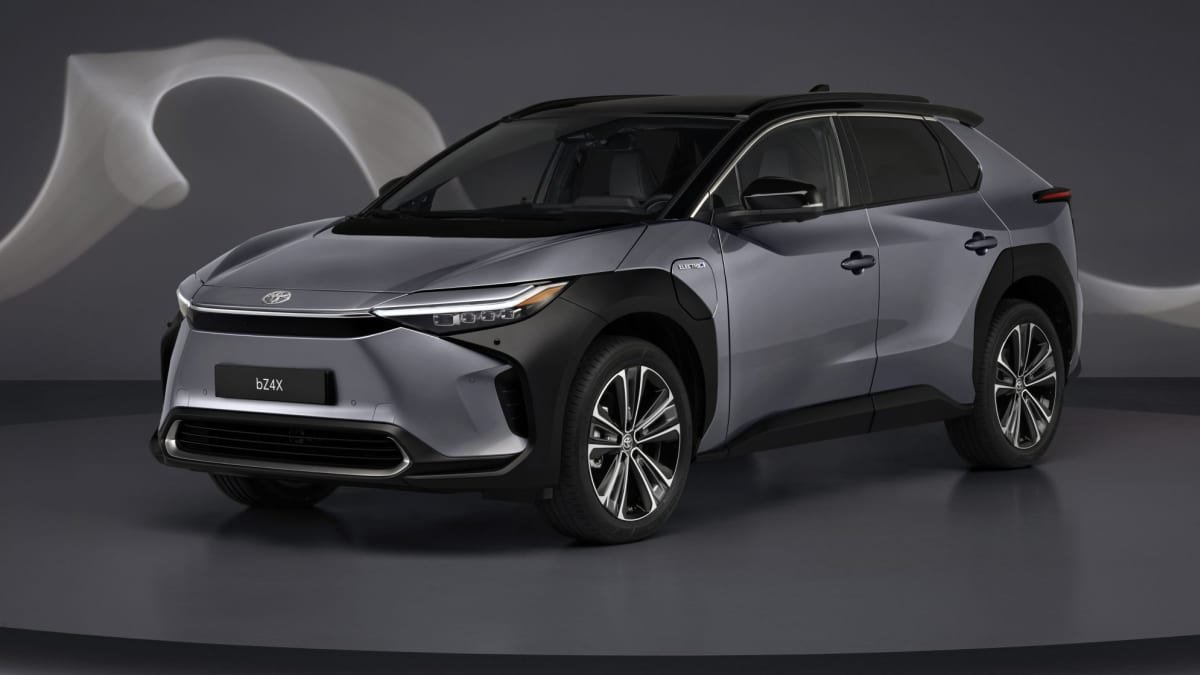 Toyota BZ4X and Subaru Solterra twins back in production after wheels fell off-0