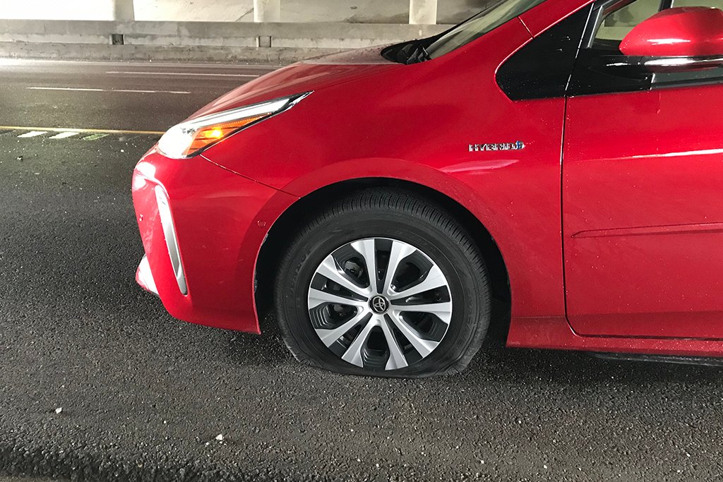 19-Toyota-Prius-AWD-Front-Tire-KM