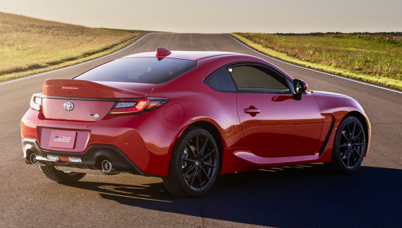Toyota offers high-performance driving instruction with 2022 GR 86