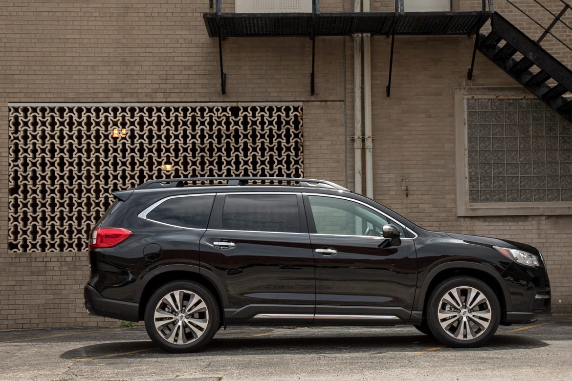 01-subaru-ascent-2019-black--exterior--profile.jpg