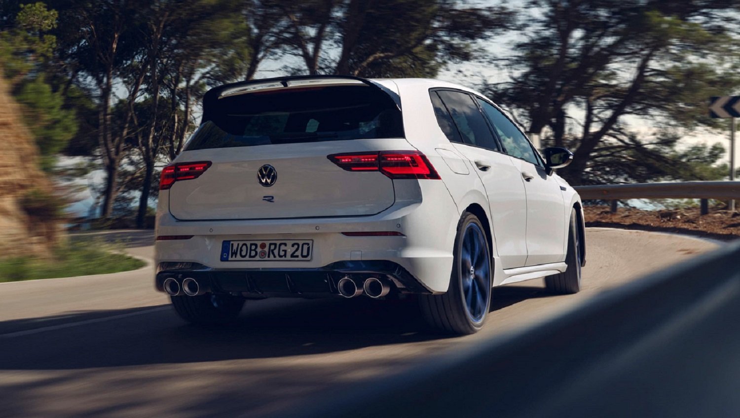 Volkswagen Golf R 20 Years Edition revealed