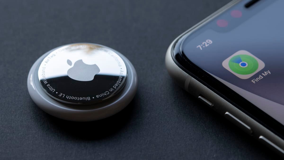 New York Police offer free Apple AirTags to crack down on car theft