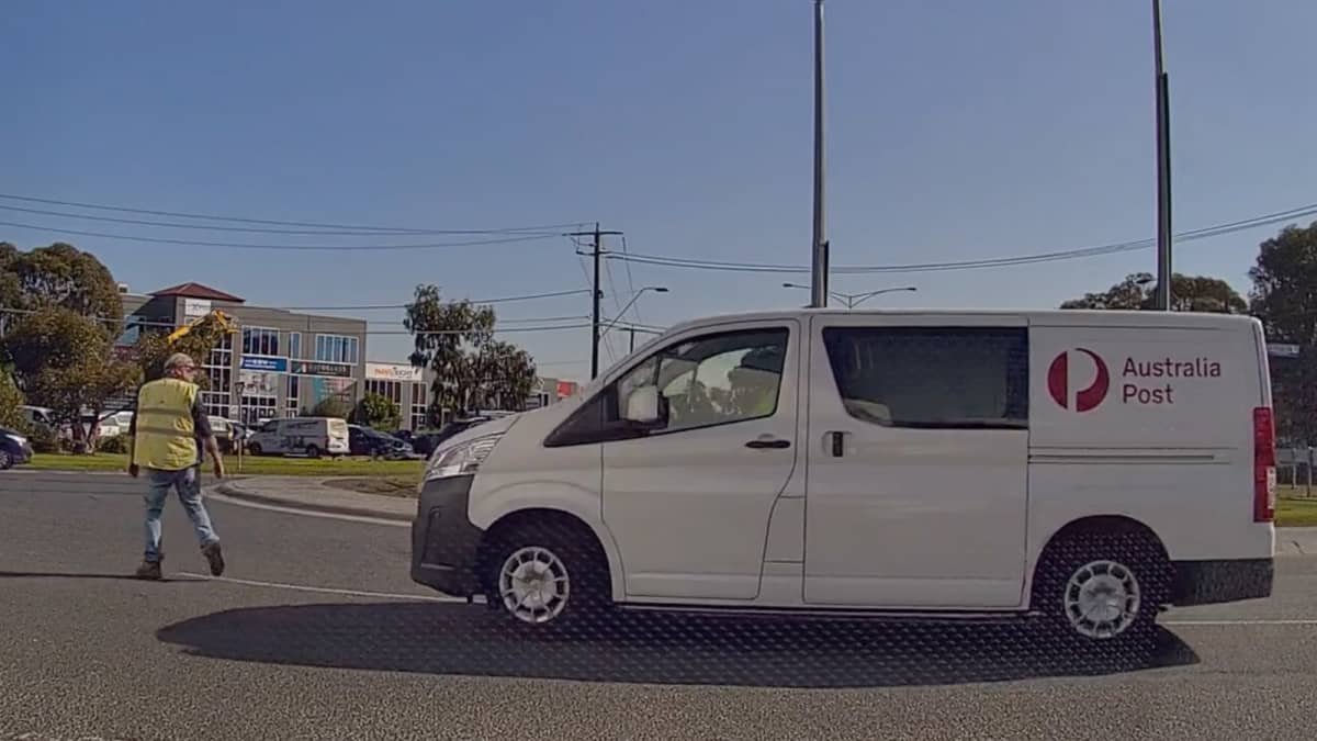 Video: Dash-cam footage captures Australia Post driver involved in alleged road rage incident