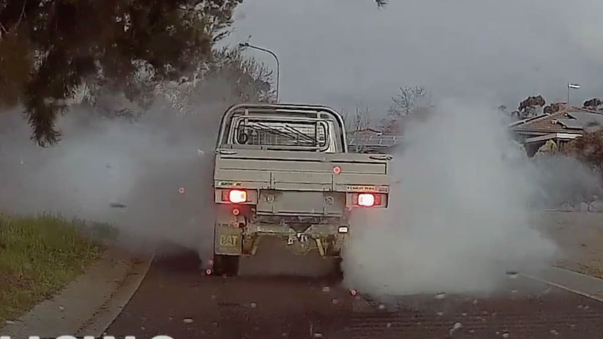 Video: Idiot does a burnout in front of police, blows three-times the drink-driving limit-0