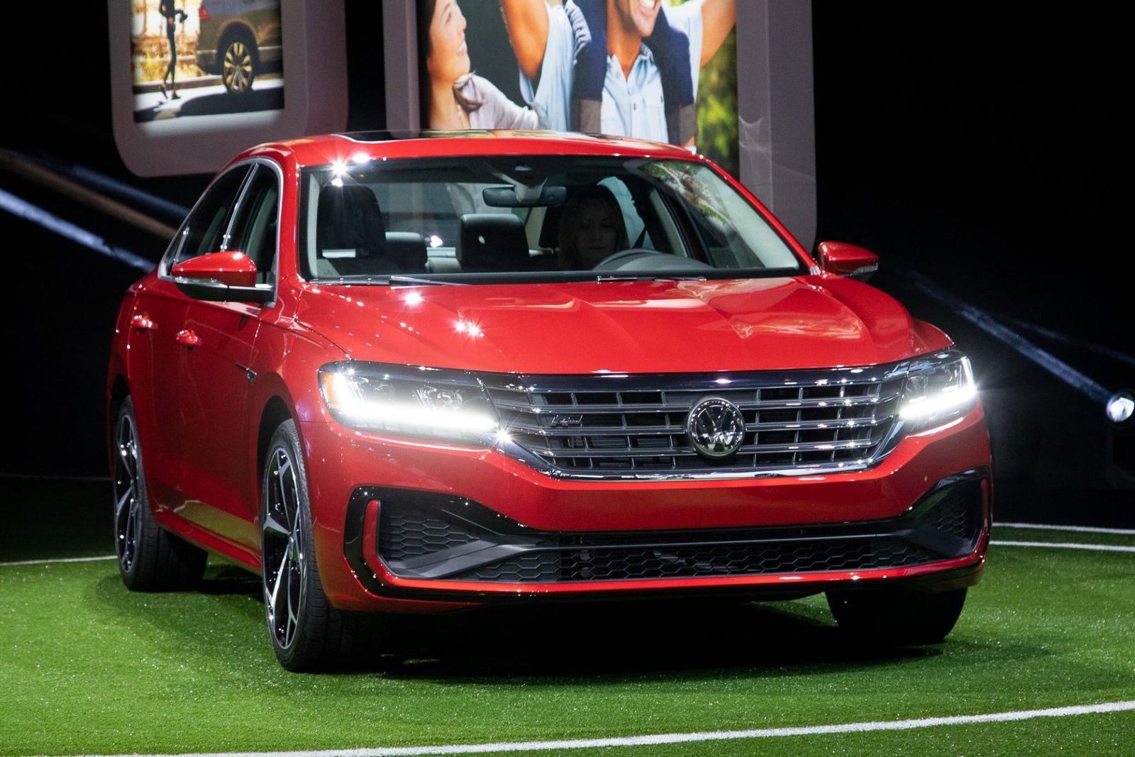 02-volkswagen-passat-2020-CL.jpg