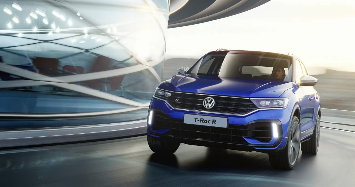 01-volkswagen-t-roc-r--angle--blue--dynamic--exterior--front.jpg