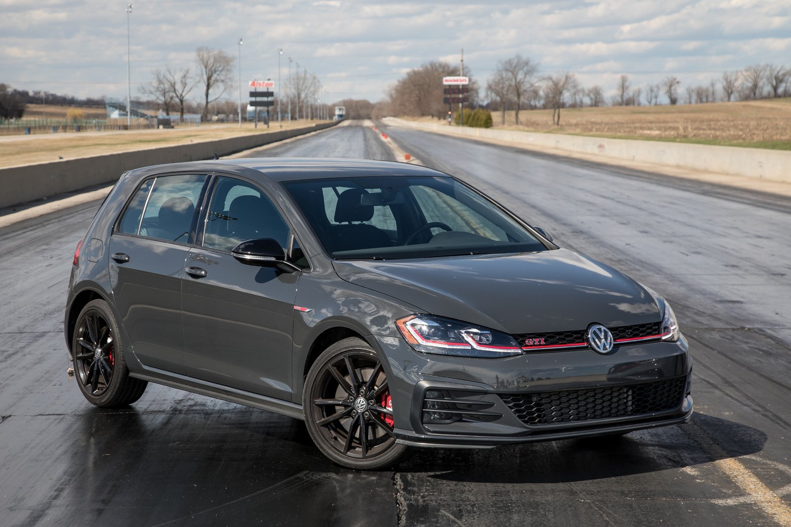 04-volkswagen-golf-gti-2019-angle--exterior--front--grey.jpg