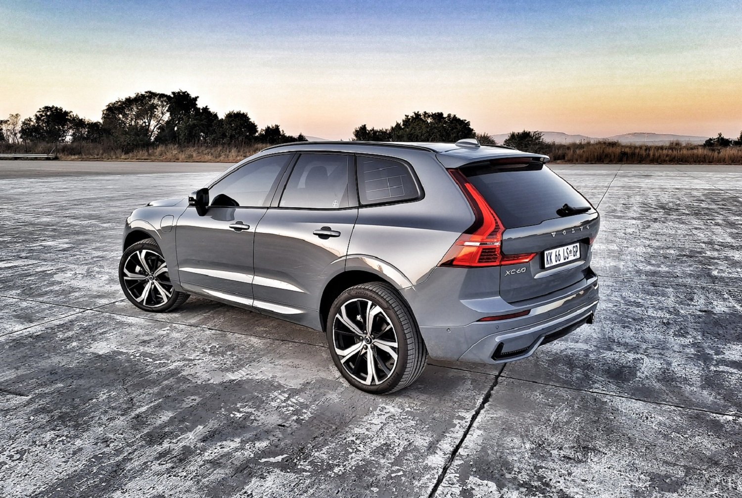 Volvo XC60 exterior rear