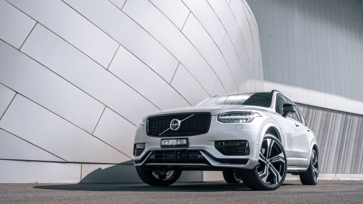 2022 Volvo XC90 Recharge Plug-in Hybrid review-0