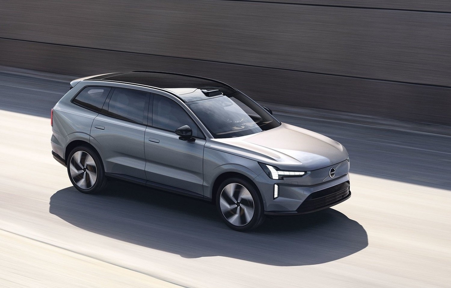 Volvo XC90 continuing along with new EX30