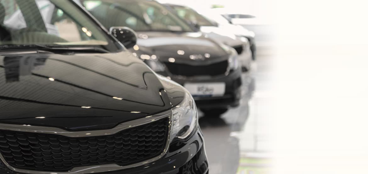 done_car-sales-automobile-in-sales-salon-market-place_t20_9lobNA