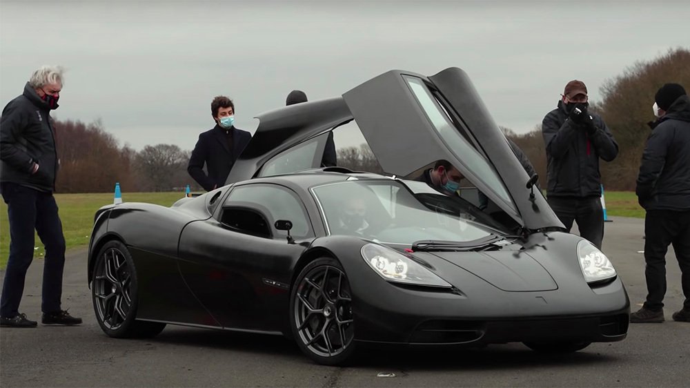 Gordon Murray (far left) inspects the T.50 XP2 before his test drive