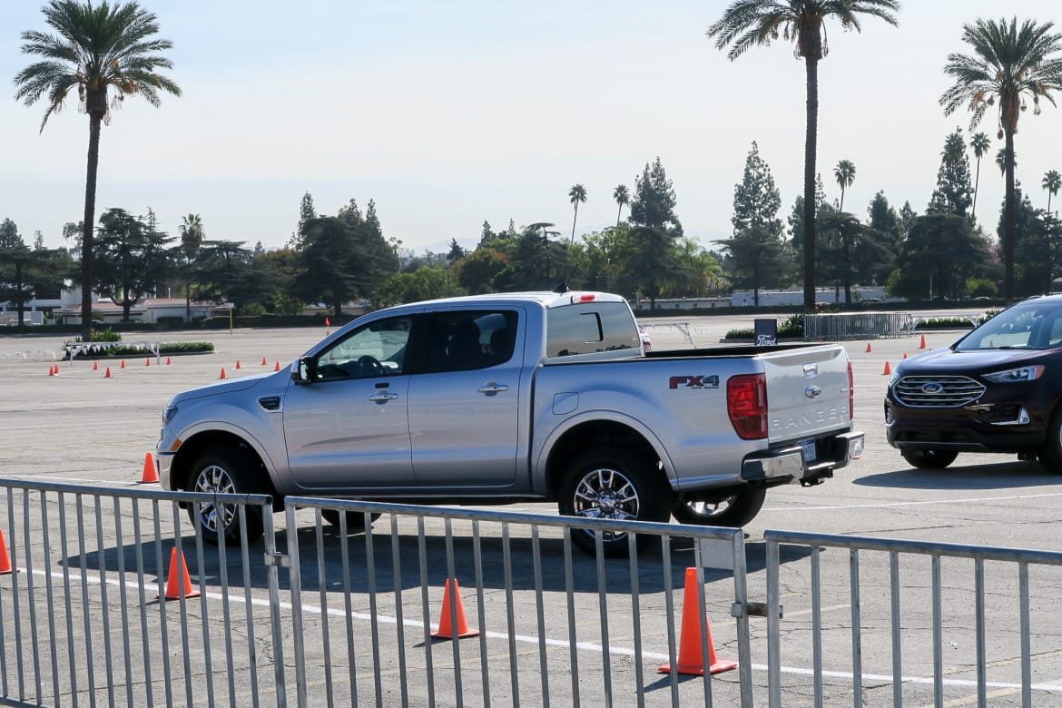 01-ford-ranger-2019-undercover-drive-mw.jpg