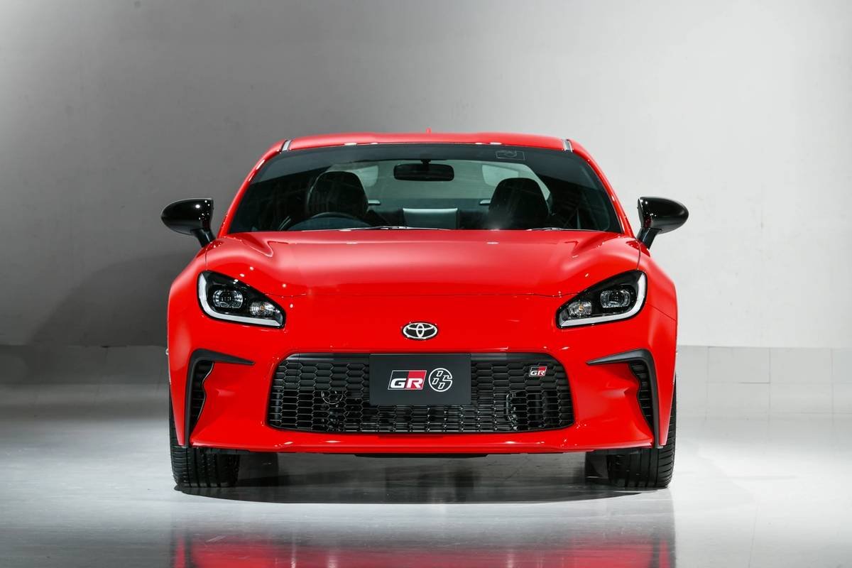 toyota-gr-86-2022-03-exterior--front--red.jpg